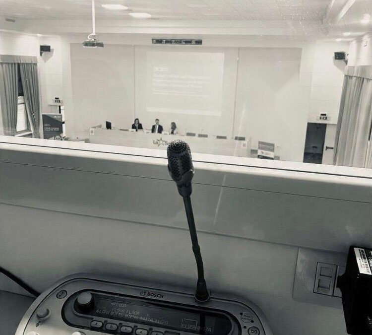 Cosa fa un interprete di conferenza?